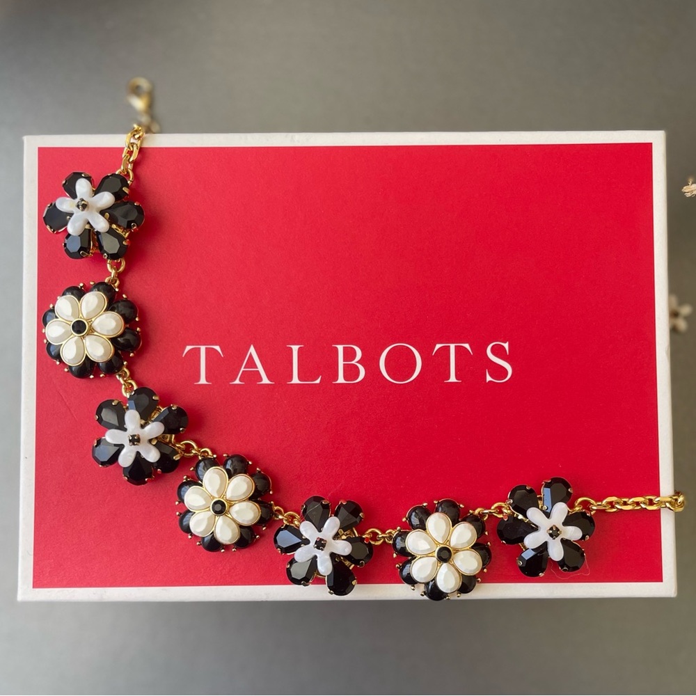 Talbots Necklace Flower 3D Black White Cluster